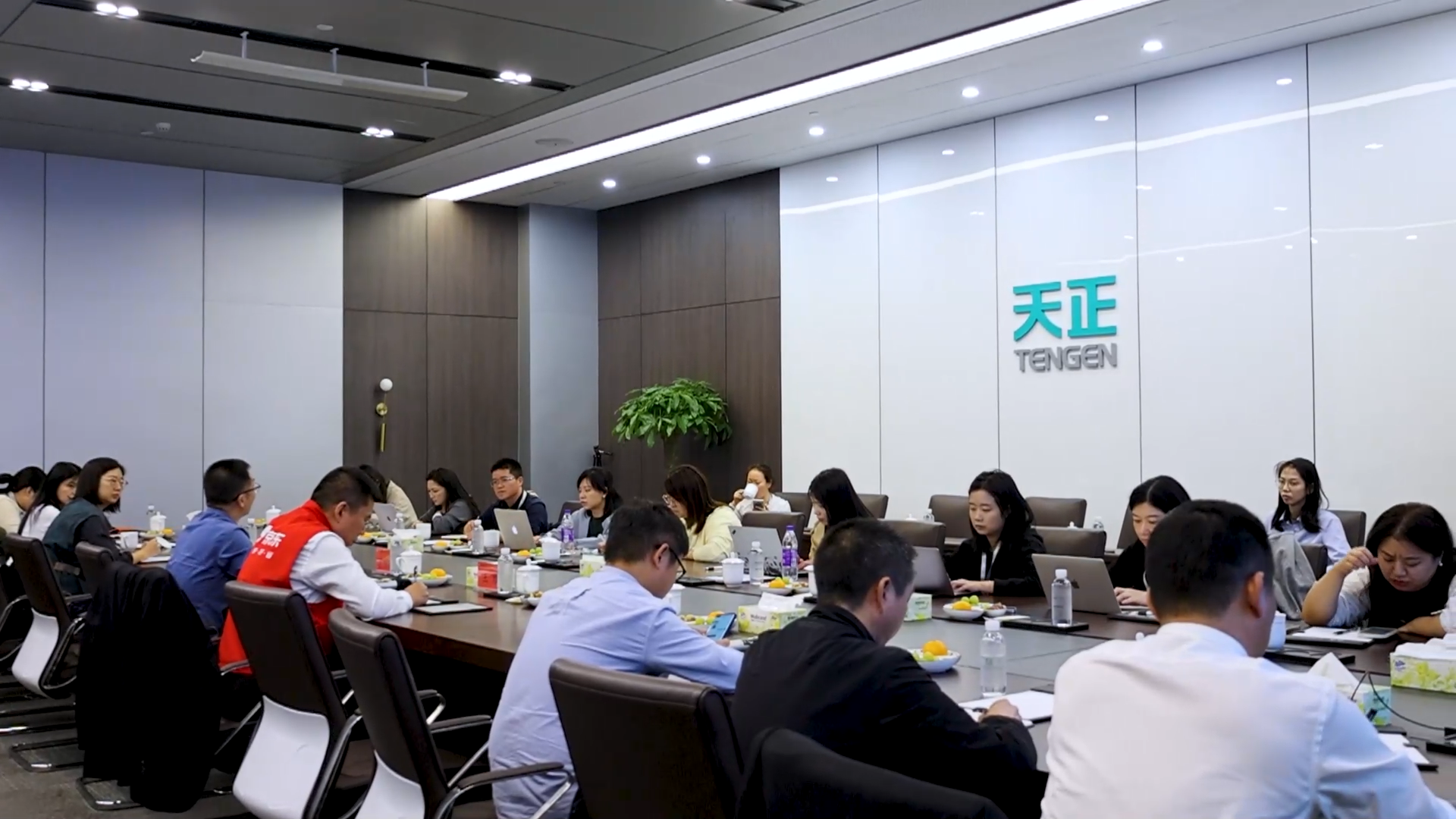 京东工业走进九游会国际，探访产业数智化之路！